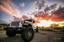Load image into Gallery viewer, Oracle Jeep JL/Gladiator JT Oculus Bi-LED Projector Headlights - Amber/White Switchback